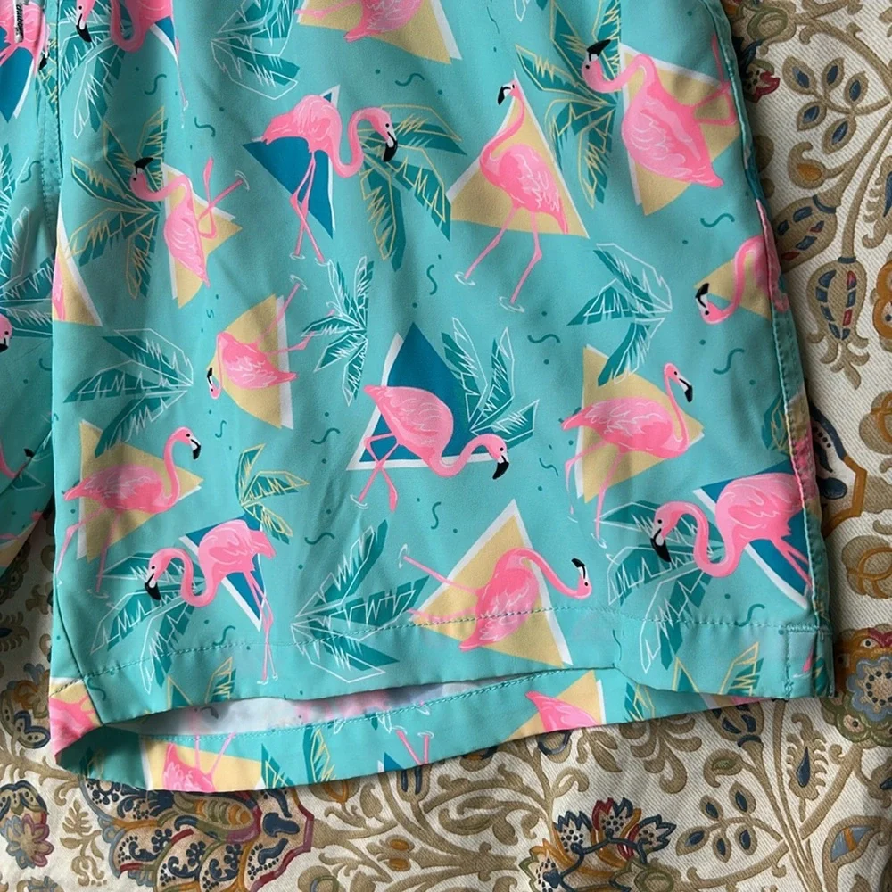 Chubbies Men’s Flamingo‎ Swim Trunks w/Elastic Band Blue/Pink Mesh Liner 2X